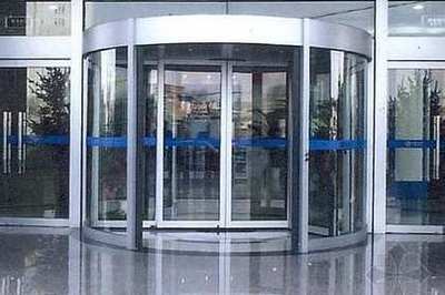 工業(yè)門 高效、安全與耐用的工業(yè)基礎設施