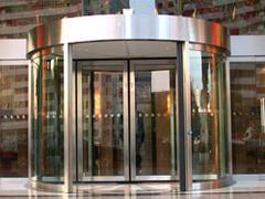 圖木舒克旋轉(zhuǎn)門 如何選購高性價(jià)比產(chǎn)品？臨朐宏順門窗廠是您的可靠選擇